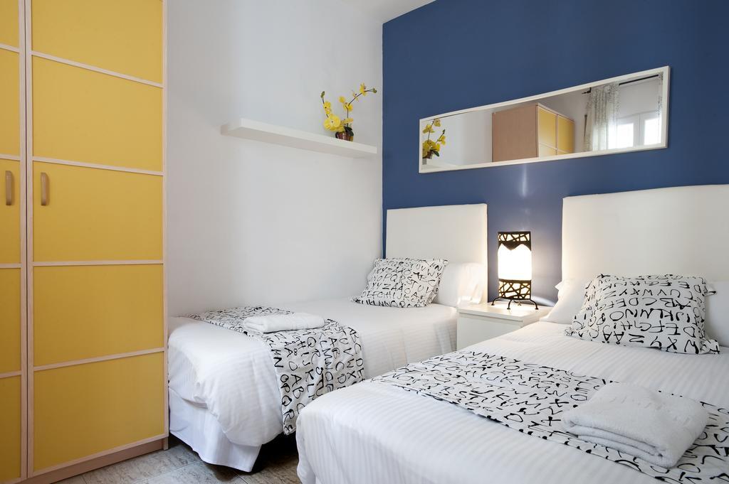 Ferienwohnung Rainbow Barcelona Zimmer foto